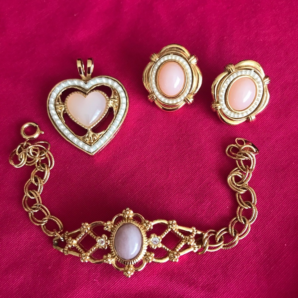 REDUCED! VINTAGE AVON ROSE QUARTZ COLLECTION